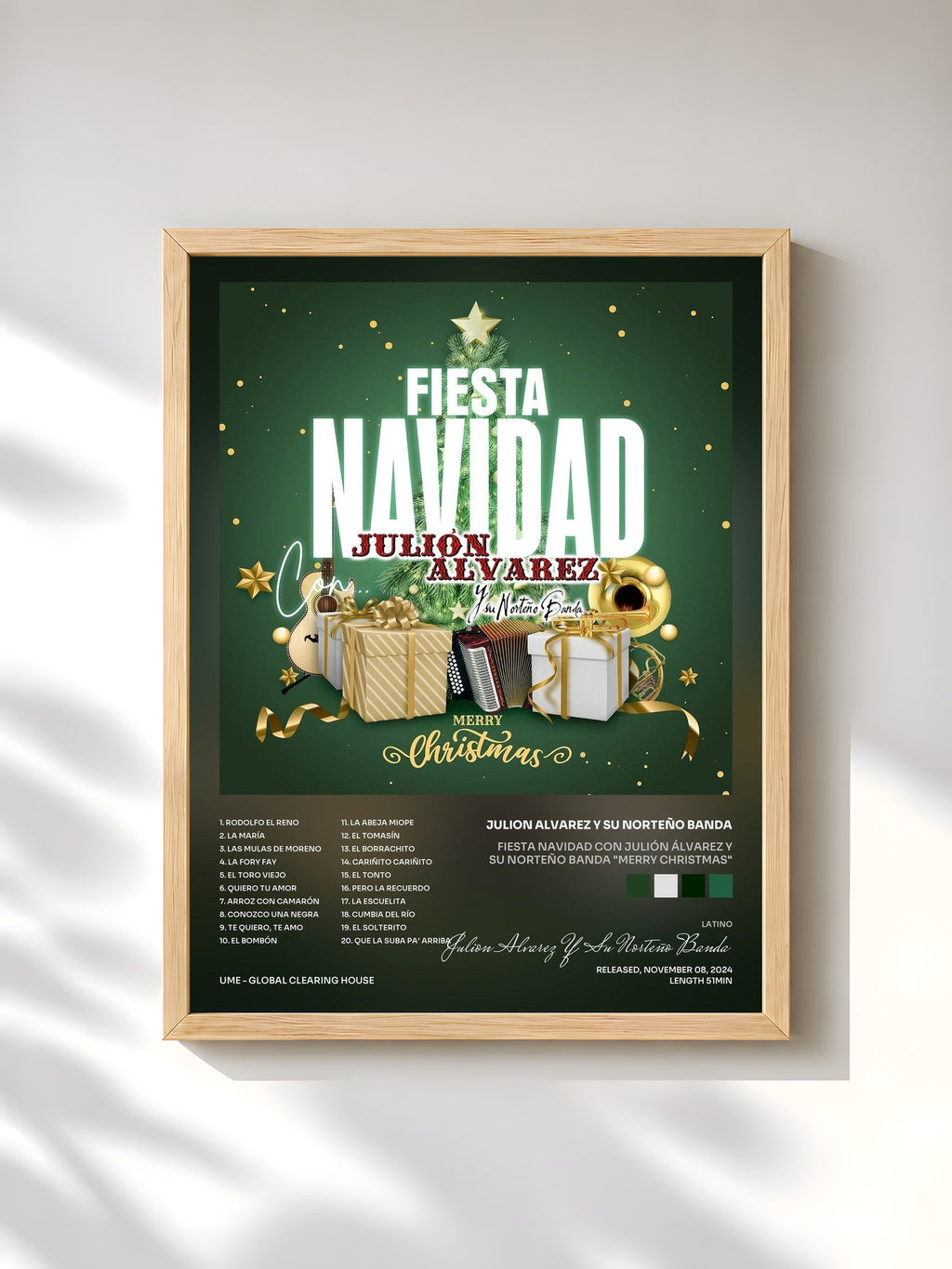 #bois Tableau de l'album Fiesta Navidad Con Julión Álvarez Y Su Norteño Banda "Merry Christmas" de Julion Alvarez Y Su Norteño Banda, cadre en bois brut, imprimé et encadré en France