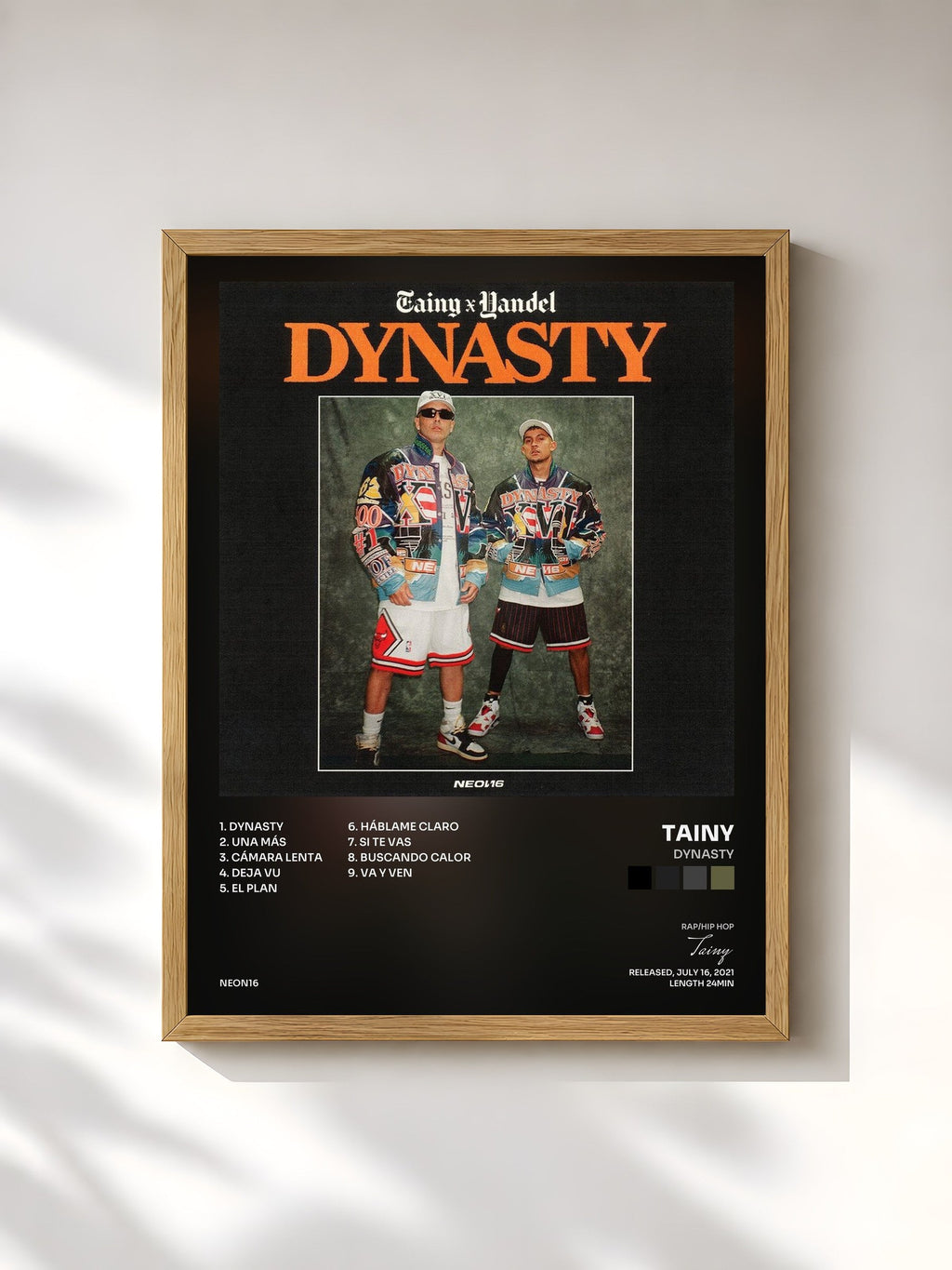 #bois Tableau de l'album DYNASTY de Tainy, cadre en bois brut, imprimé et encadré en France
