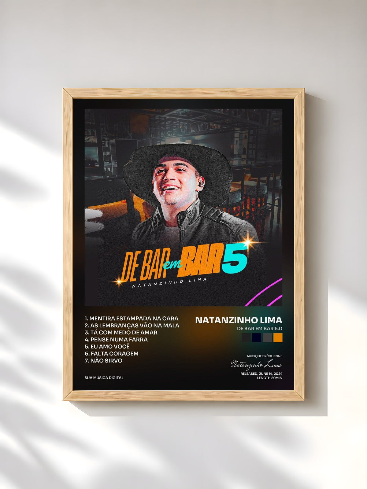 #bois Tableau de l'album De Bar em Bar 5.0 de Natanzinho Lima, cadre en bois brut, imprimé et encadré en France