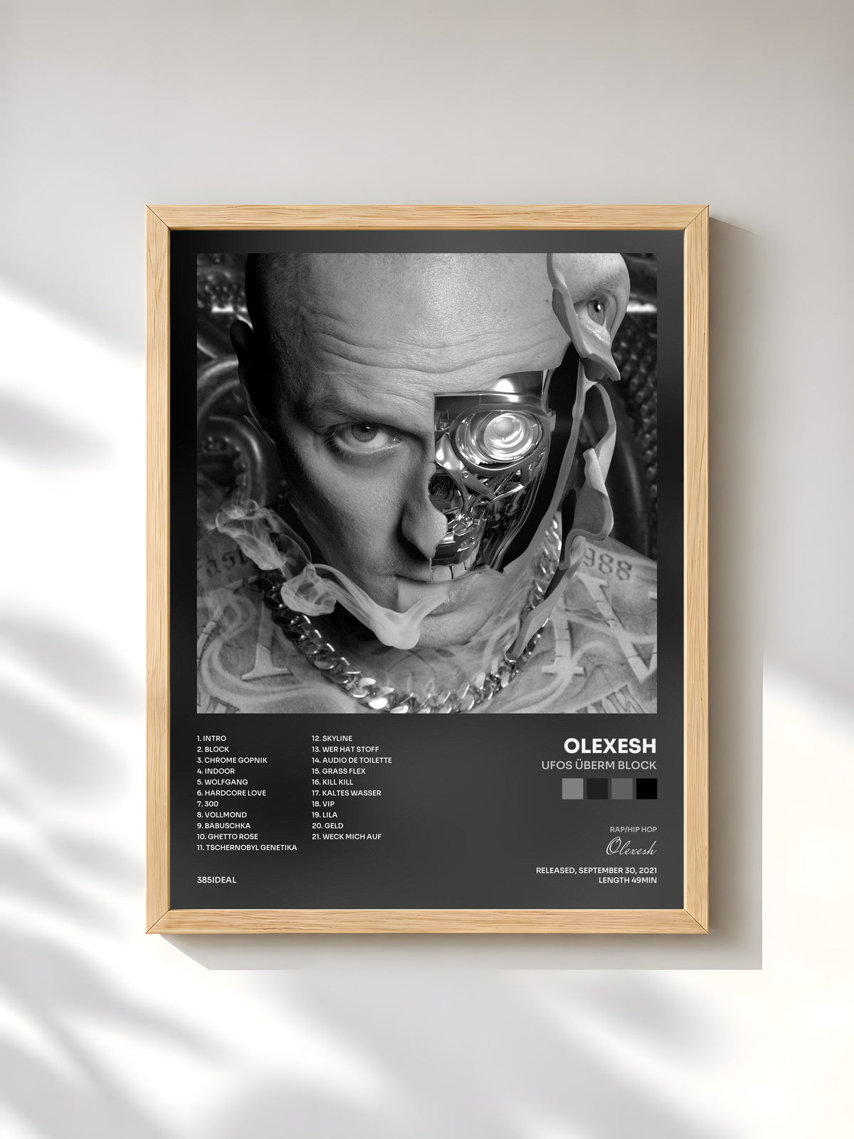 #bois Tableau de l'album UFOS ÜBERM BLOCK de Olexesh, cadre en bois brut, imprimé et encadré en France