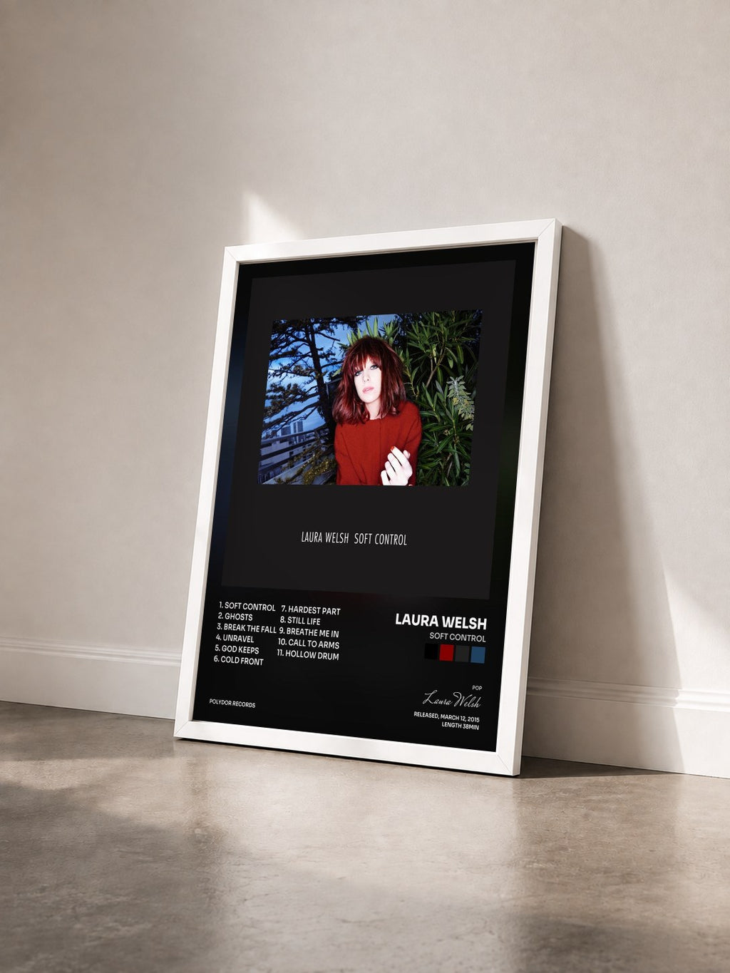 #blanc Tableau de l'album Soft Control de Laura Welsh vu de trois quarts, cadre blanc
