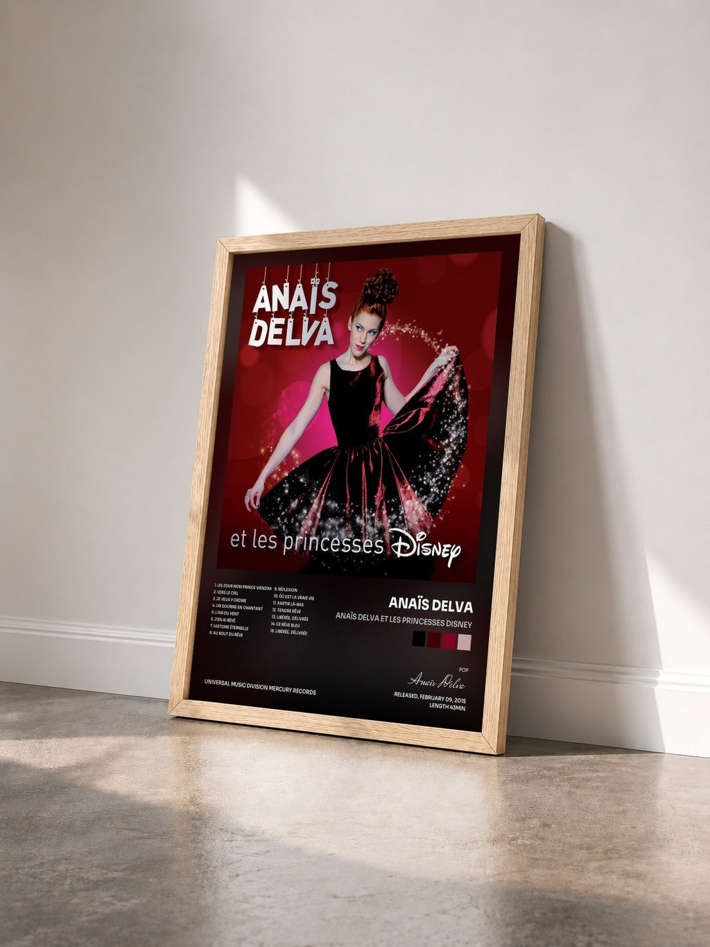 #bois Tableau de l'album Anaïs Delva et les princesses Disney de Anaïs Delva vu de trois quarts, cadre en bois brut