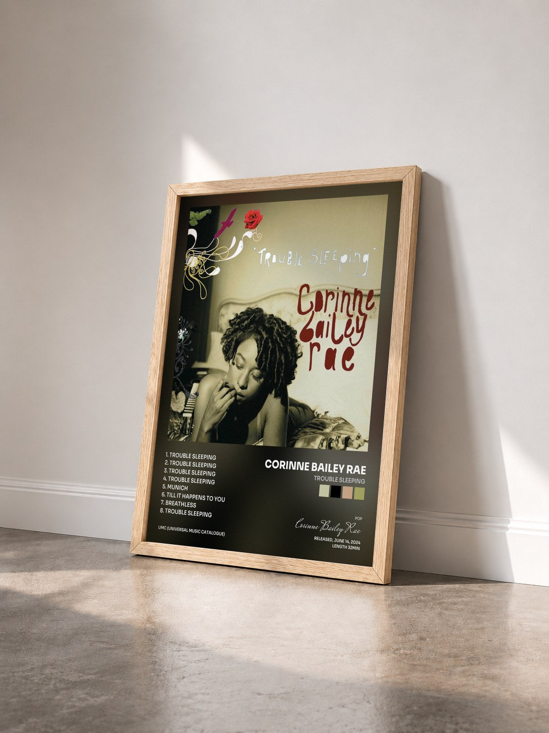 #bois Tableau de l'album Trouble Sleeping de Corinne Bailey Rae vu de trois quarts, cadre en bois brut