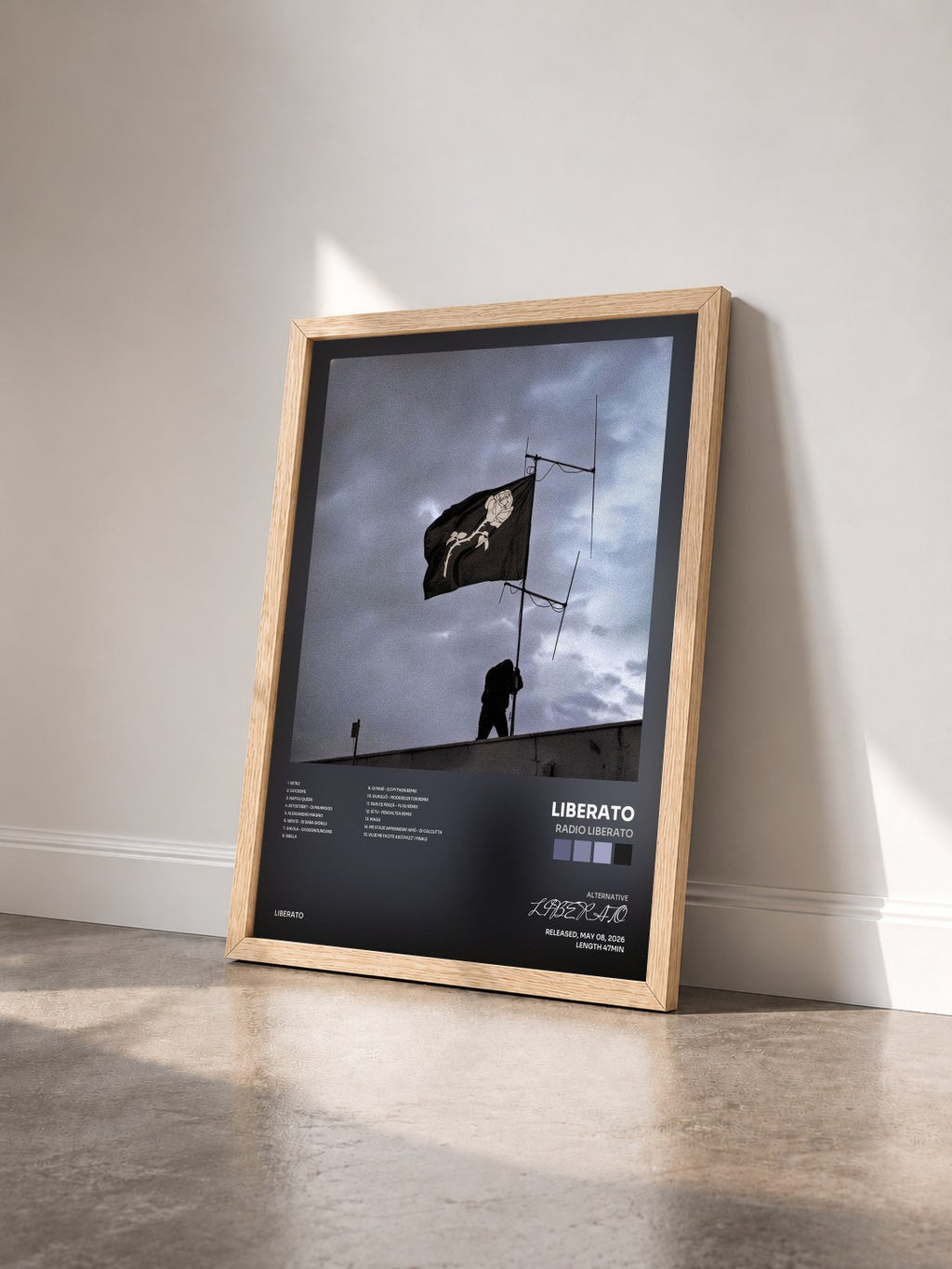 #bois Tableau de l'album RADIO LIBERATO de LIBERATO vu de trois quarts, cadre en bois brut
