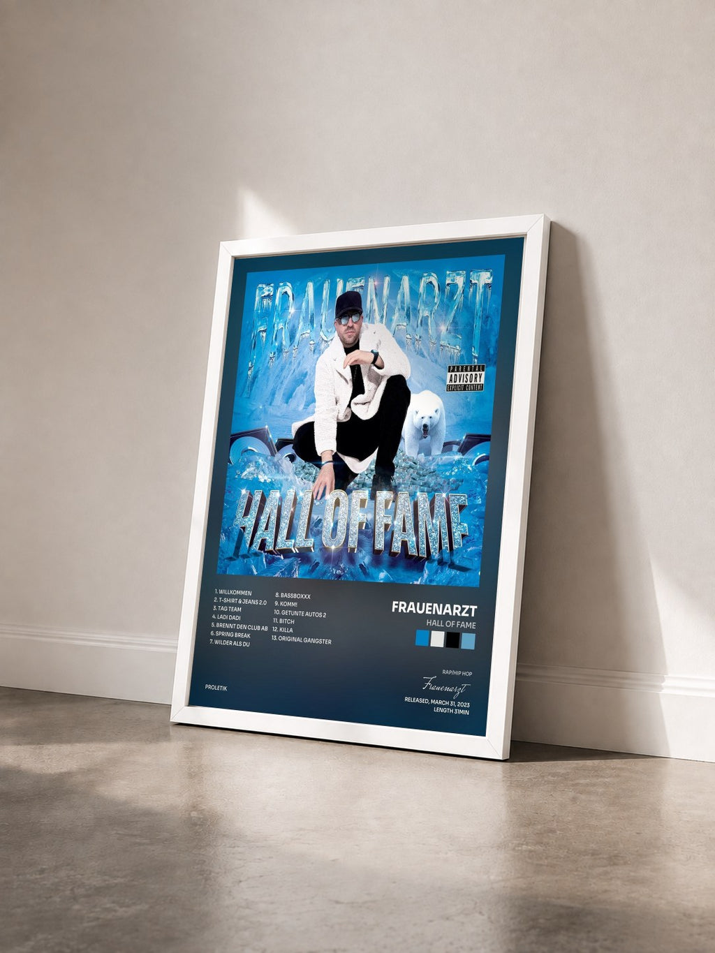 #blanc Tableau de l'album Hall of Fame de Frauenarzt vu de trois quarts, cadre blanc