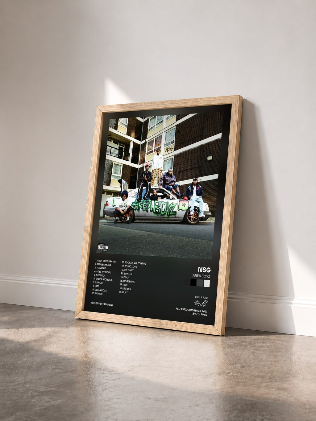 #bois Tableau de l'album AREA BOYZ de NSG vu de trois quarts, cadre en bois brut