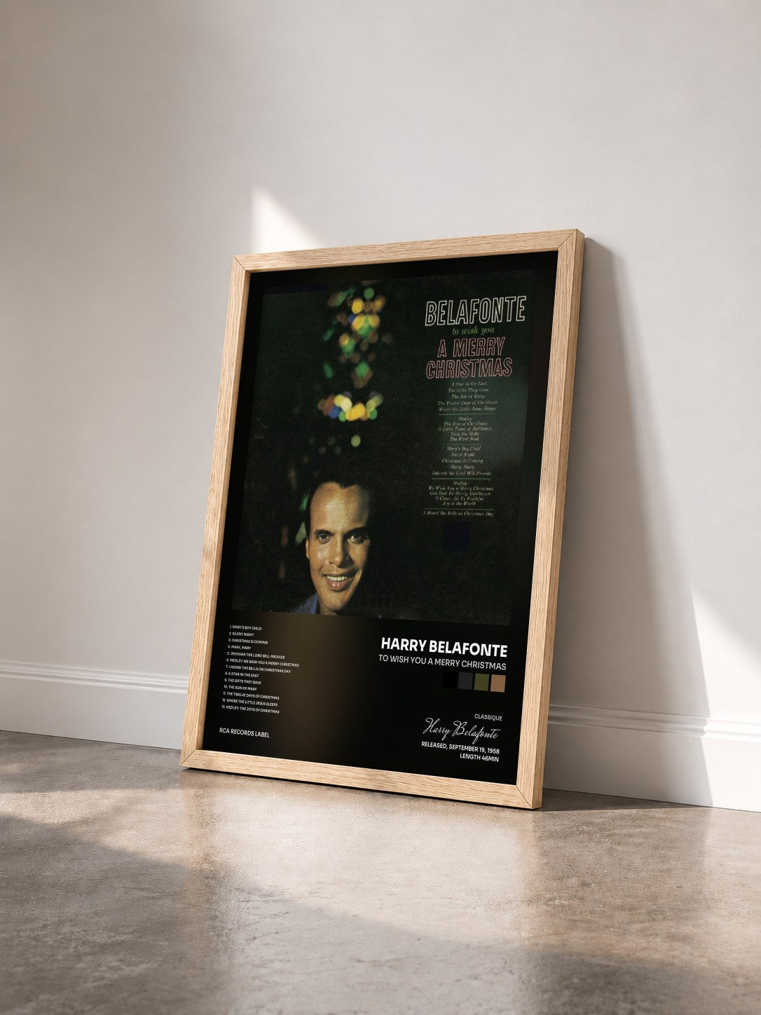 #bois Tableau de l'album To Wish You A Merry Christmas de Harry Belafonte vu de trois quarts, cadre en bois brut
