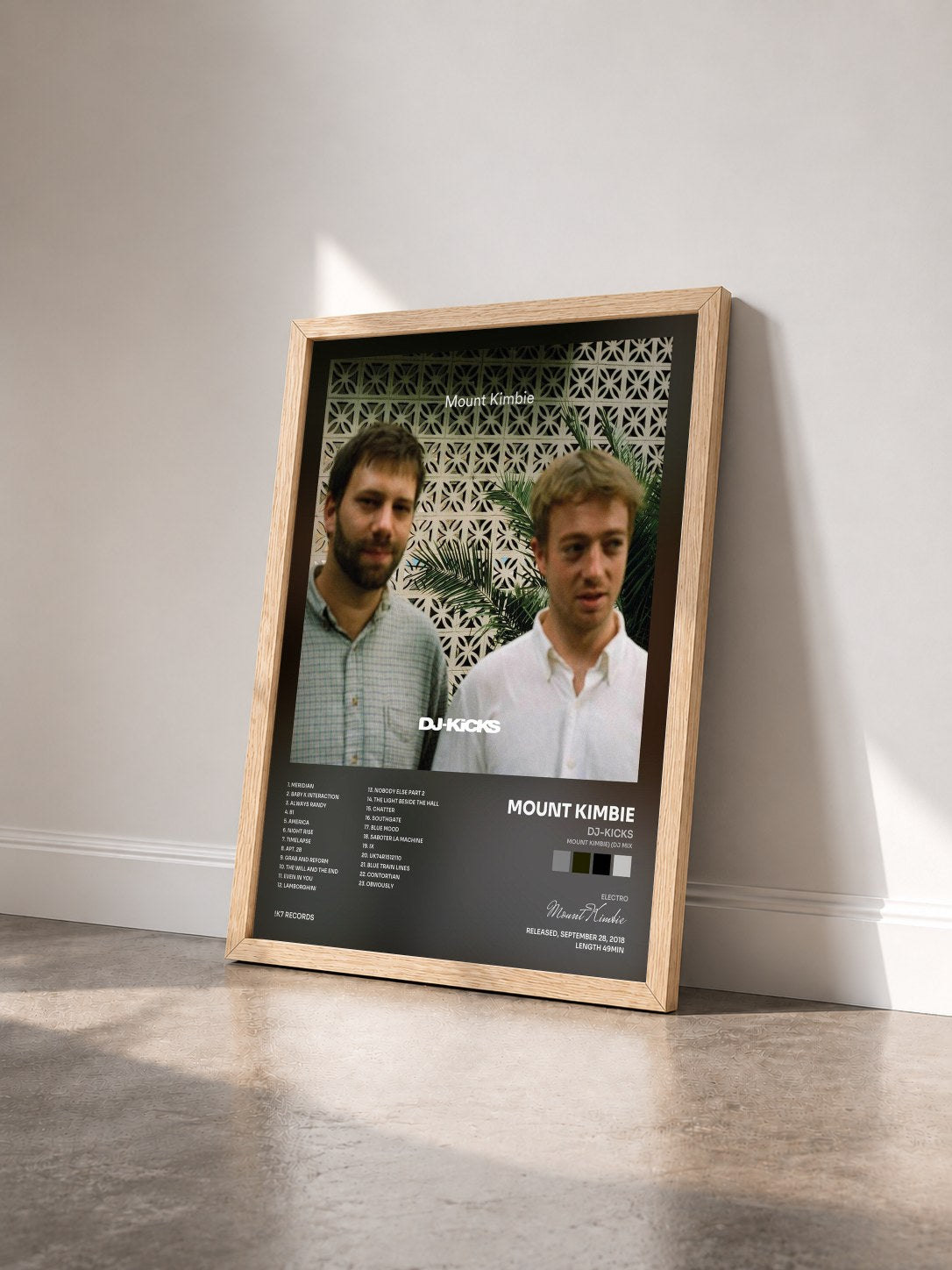 #bois Tableau de l'album DJ-Kicks (Mount Kimbie) (DJ Mix) de Mount Kimbie vu de trois quarts, cadre en bois brut