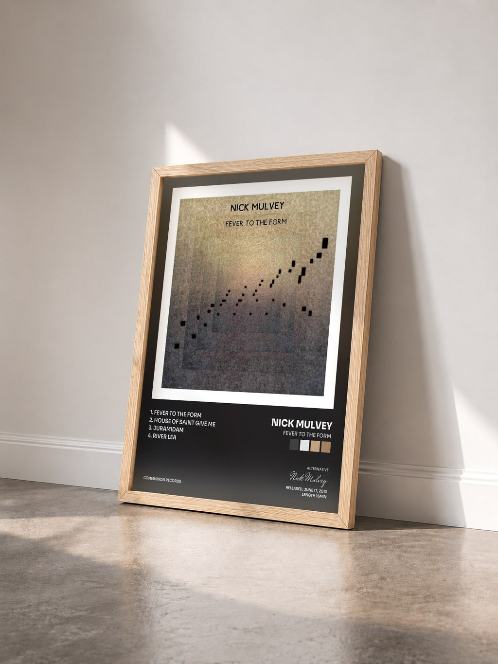 #bois Tableau de l'album Fever To The Form de Nick Mulvey vu de trois quarts, cadre en bois brut
