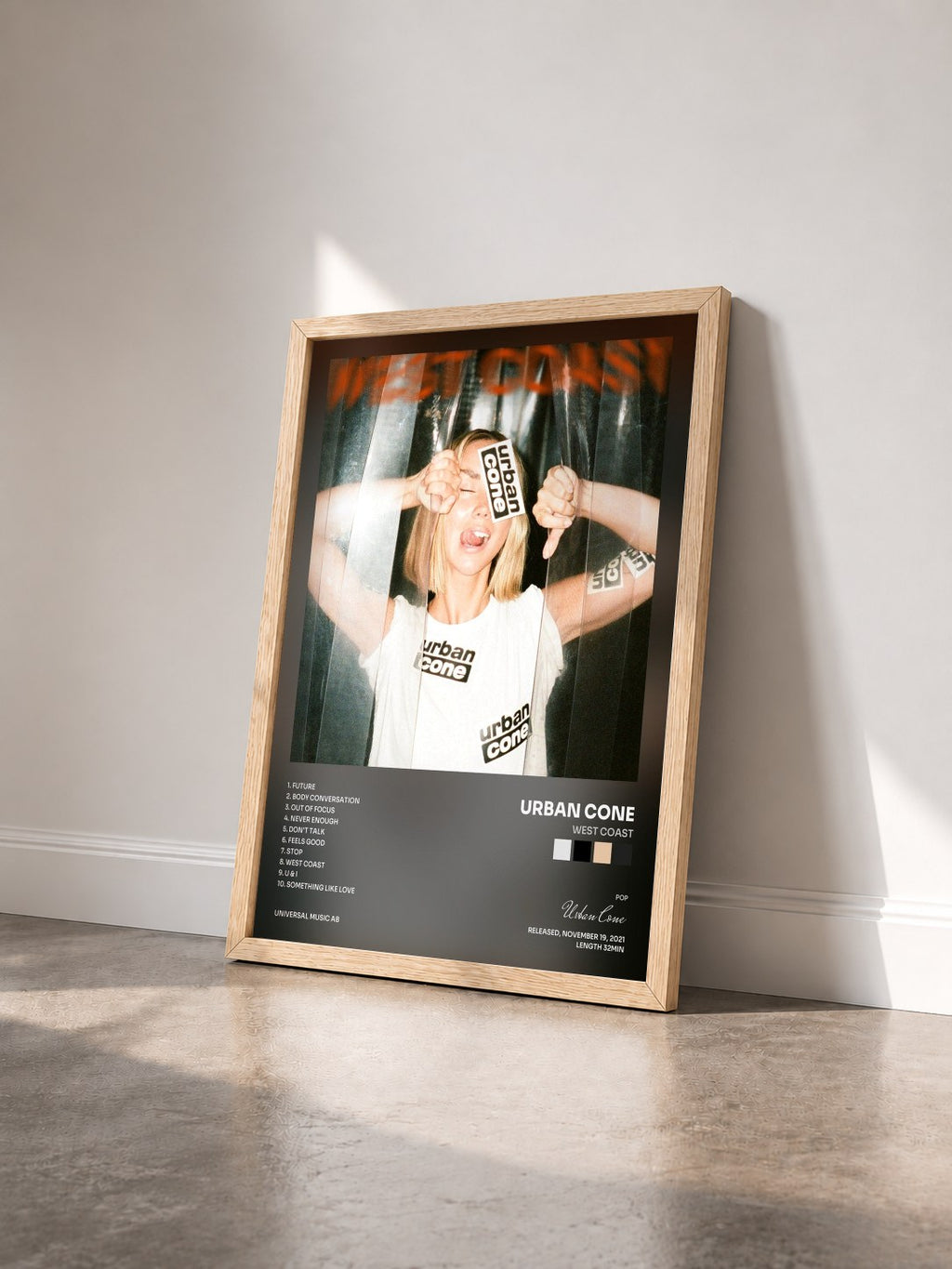 #bois Tableau de l'album West Coast de Urban Cone vu de trois quarts, cadre en bois brut