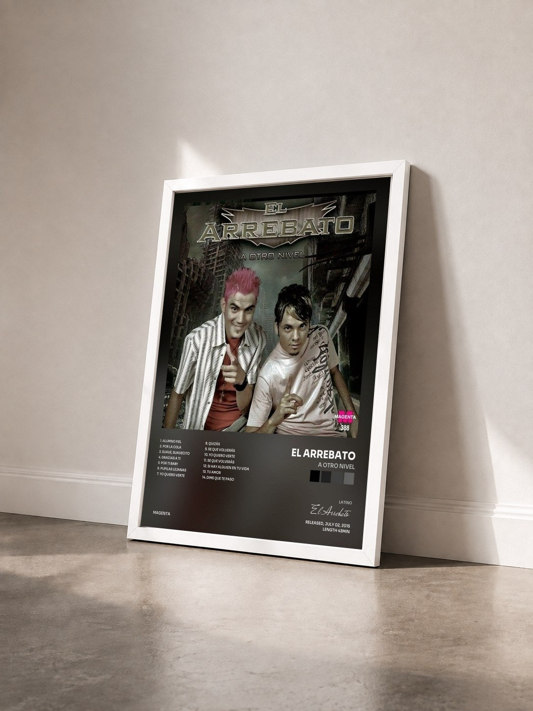 #blanc Tableau de l'album A Otro Nivel de El Arrebato vu de trois quarts, cadre blanc
