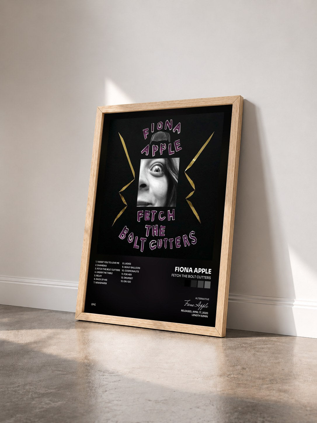 #bois Tableau de l'album Fetch The Bolt Cutters de Fiona Apple vu de trois quarts, cadre en bois brut