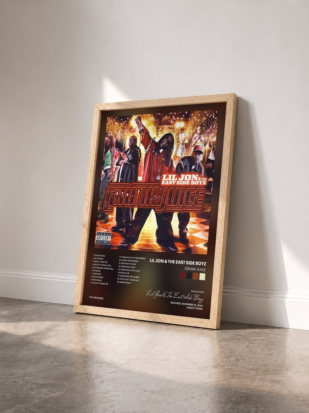 #bois Tableau de l'album Crunk Juice de Lil Jon & The East Side Boyz vu de trois quarts, cadre en bois brut