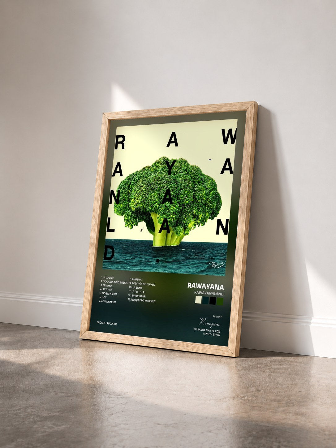 #bois Tableau de l'album RawayanaLand de Rawayana vu de trois quarts, cadre en bois brut