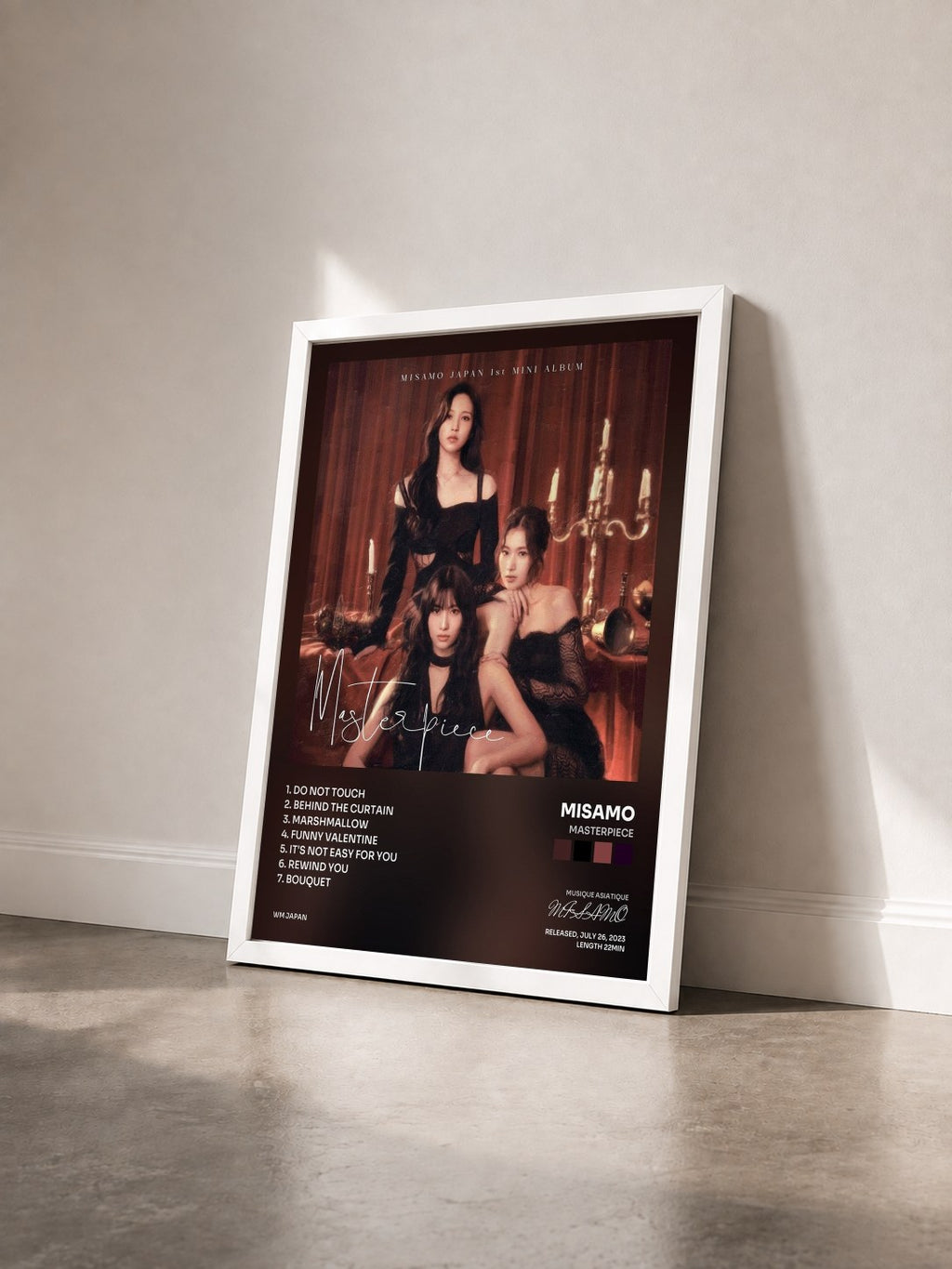 #blanc Tableau de l'album Masterpiece de MISAMO vu de trois quarts, cadre blanc