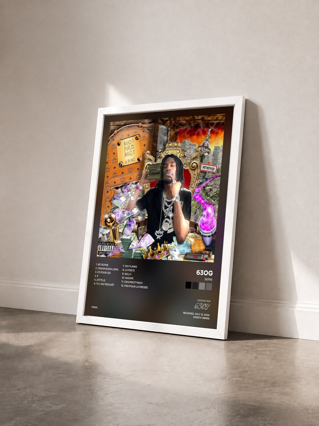 #blanc Tableau de l'album MPM de 63OG vu de trois quarts, cadre blanc