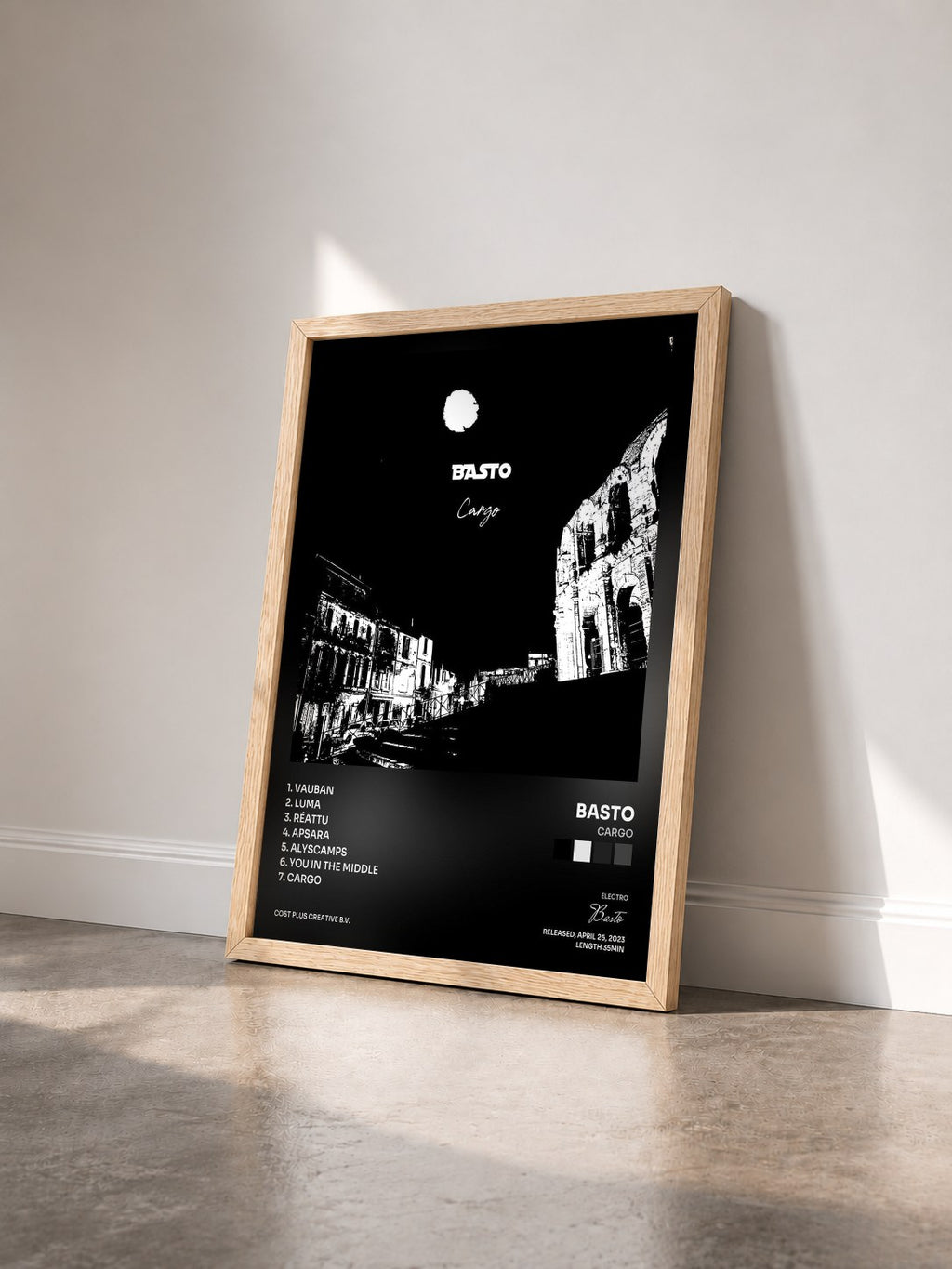 #bois Tableau de l'album Cargo de Basto vu de trois quarts, cadre en bois brut