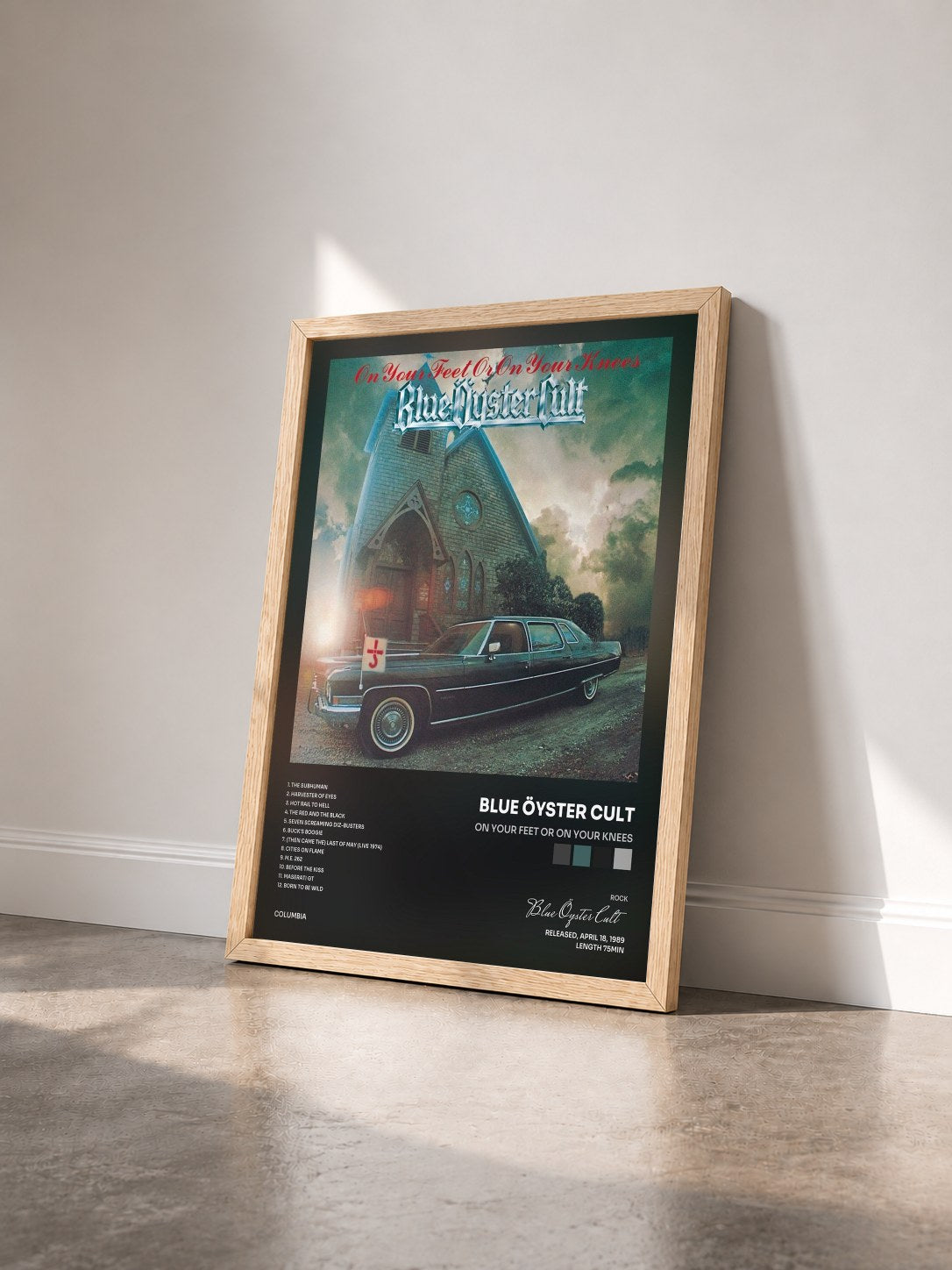 #bois Tableau de l'album On Your Feet Or On Your Knees de Blue Öyster Cult vu de trois quarts, cadre en bois brut