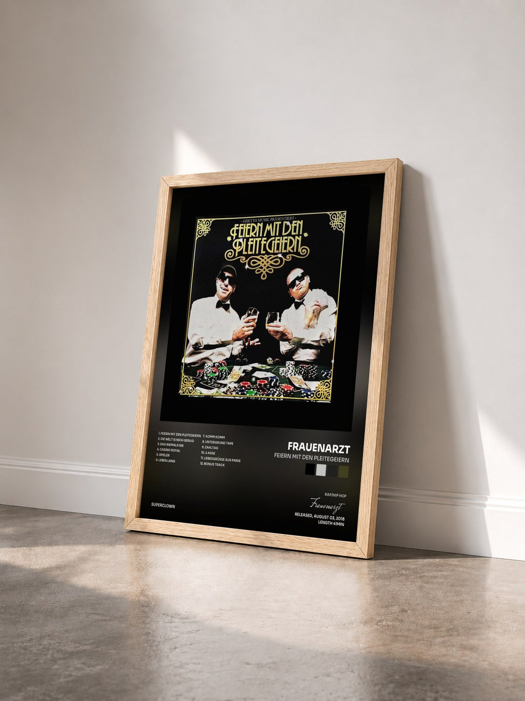 #bois Tableau de l'album Feiern mit den Pleitegeiern de Frauenarzt vu de trois quarts, cadre en bois brut