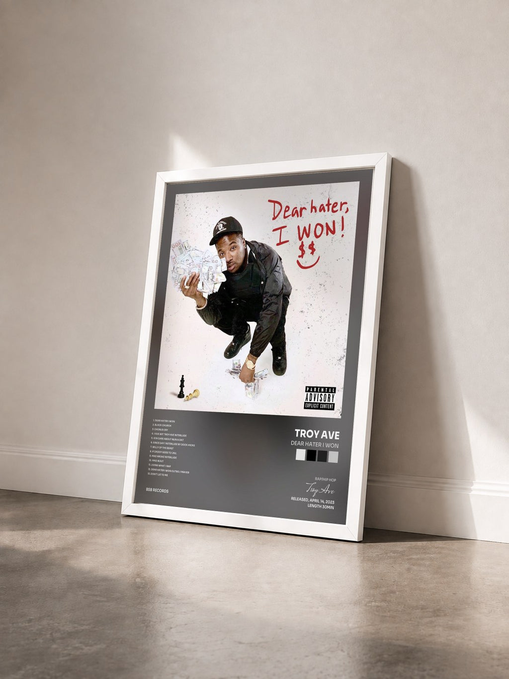 #blanc Tableau de l'album Dear Hater I Won de Troy Ave vu de trois quarts, cadre blanc