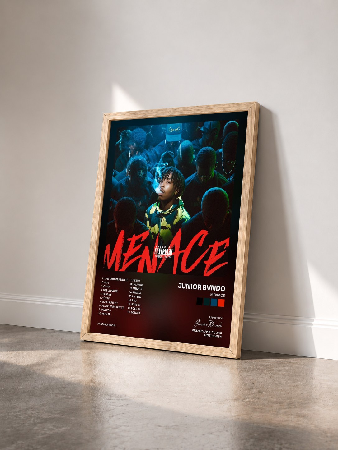 #bois Tableau de l'album Menace de Junior Bvndo vu de trois quarts, cadre en bois brut