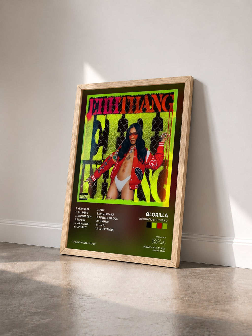 #bois Tableau de l'album Ehhthang Ehhthang de GloRilla vu de trois quarts, cadre en bois brut