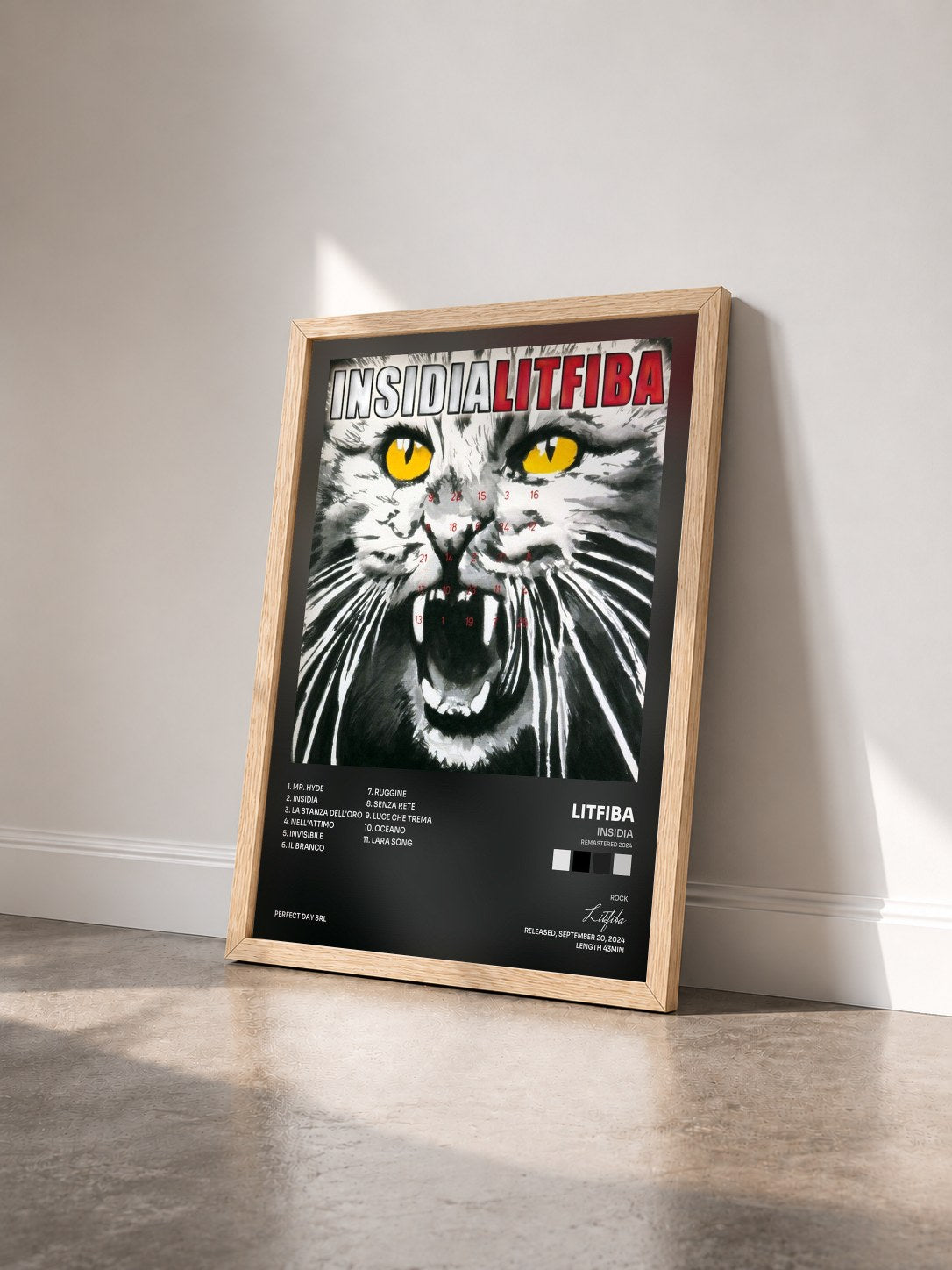 #bois Tableau de l'album Insidia (Remastered 2024) de Litfiba vu de trois quarts, cadre en bois brut