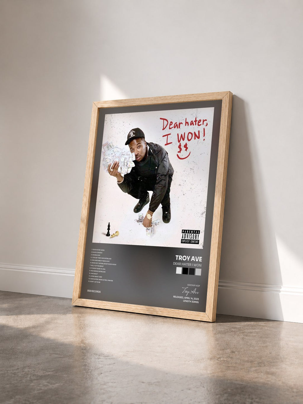 #bois Tableau de l'album Dear Hater I Won de Troy Ave vu de trois quarts, cadre en bois brut