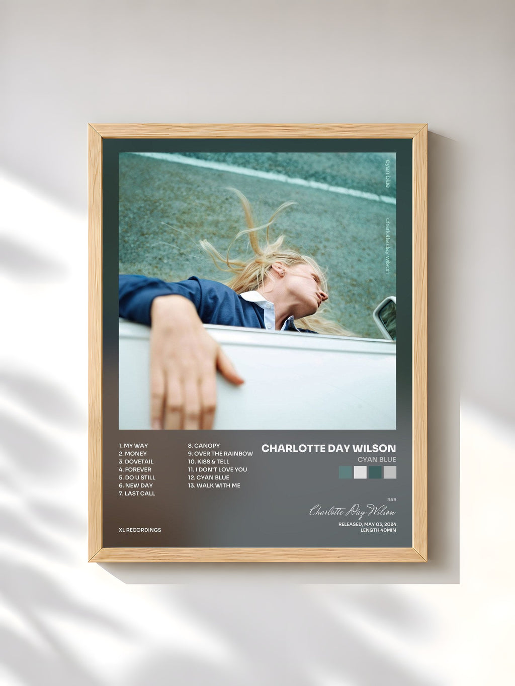 #bois Tableau de l'album Cyan Blue de Charlotte Day Wilson, cadre en bois brut, imprimé et encadré en France