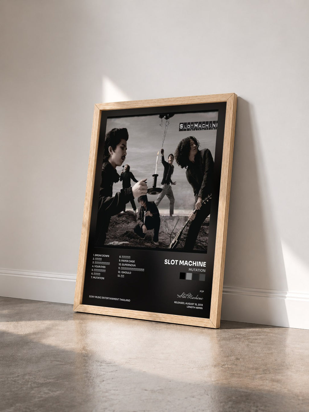 #bois Tableau de l'album Mutation de Slot Machine vu de trois quarts, cadre en bois brut