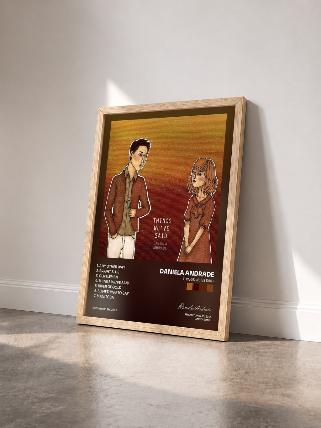 #bois Tableau de l'album Things We've Said de Daniela Andrade vu de trois quarts, cadre en bois brut