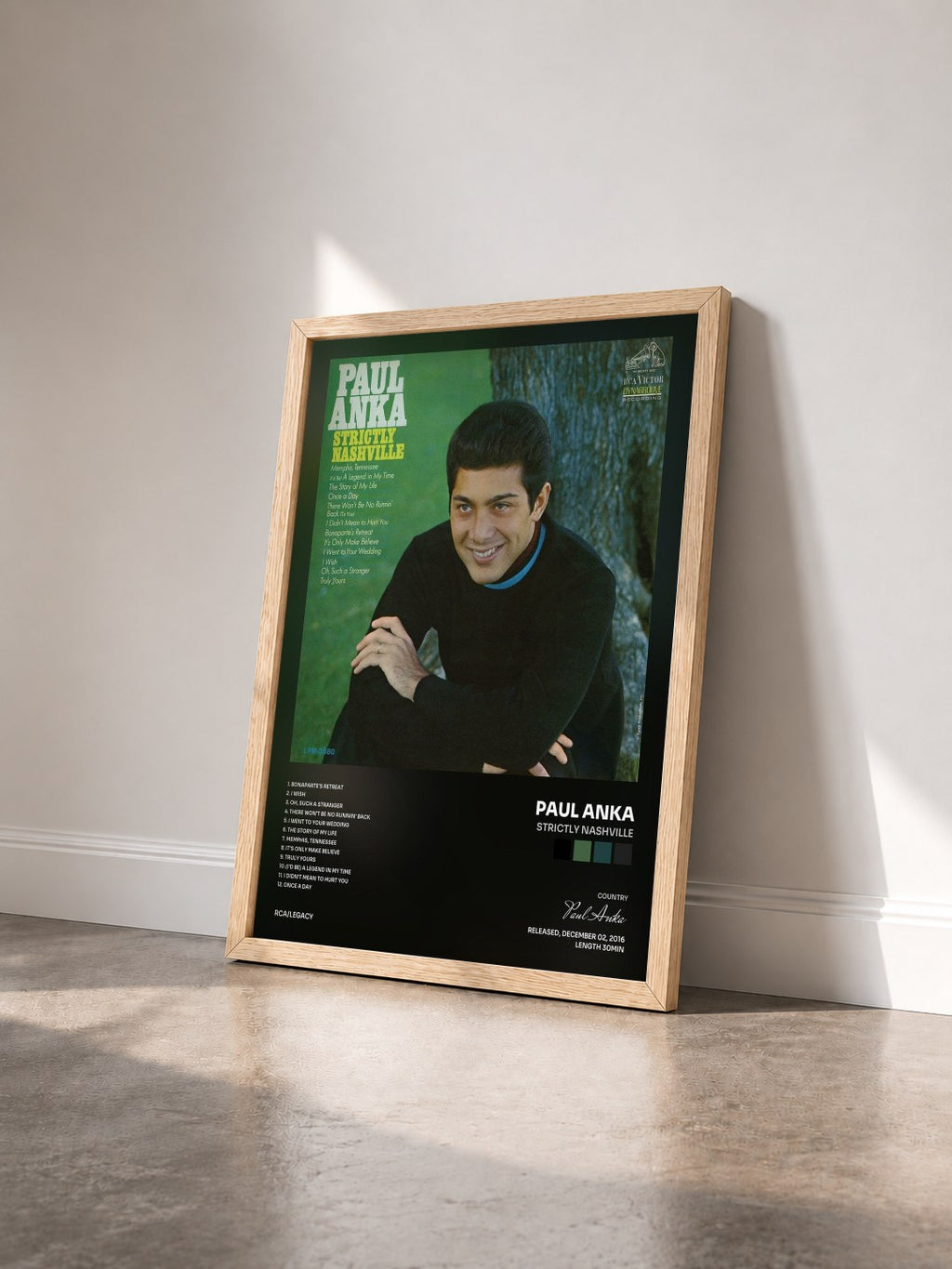 #bois Tableau de l'album Strictly Nashville de Paul Anka vu de trois quarts, cadre en bois brut
