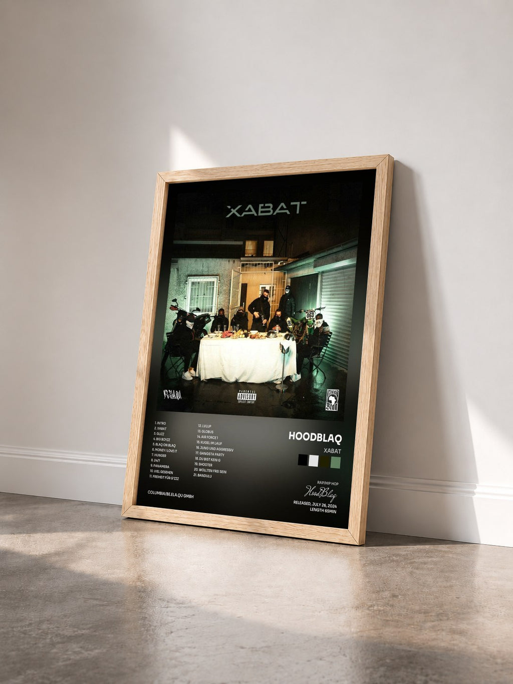 #bois Tableau de l'album XABAT de HoodBlaq vu de trois quarts, cadre en bois brut