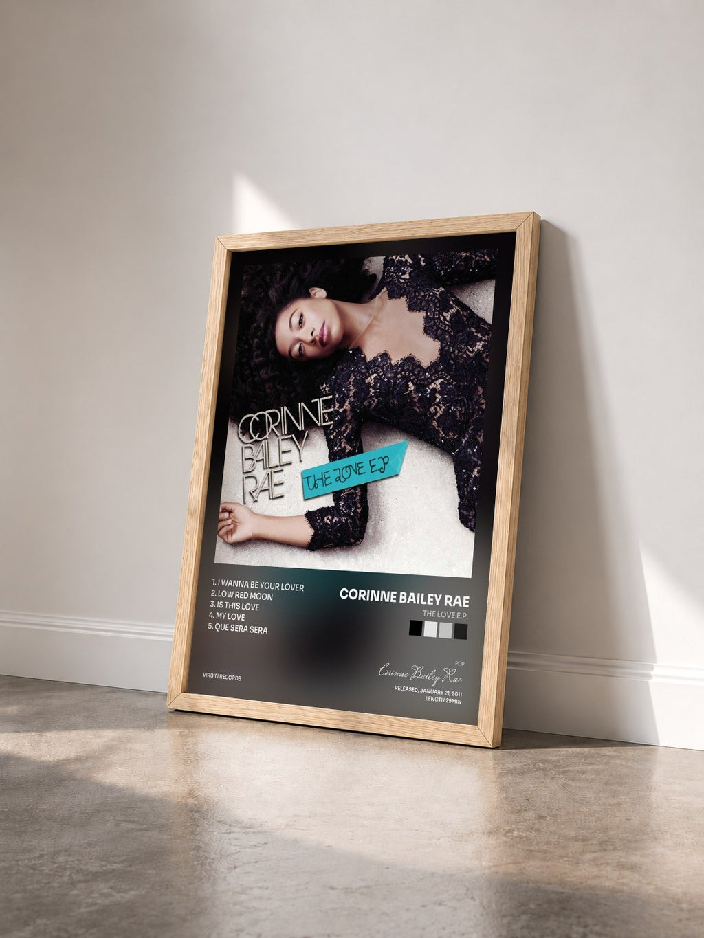 #bois Tableau de l'album The Love E.P. de Corinne Bailey Rae vu de trois quarts, cadre en bois brut