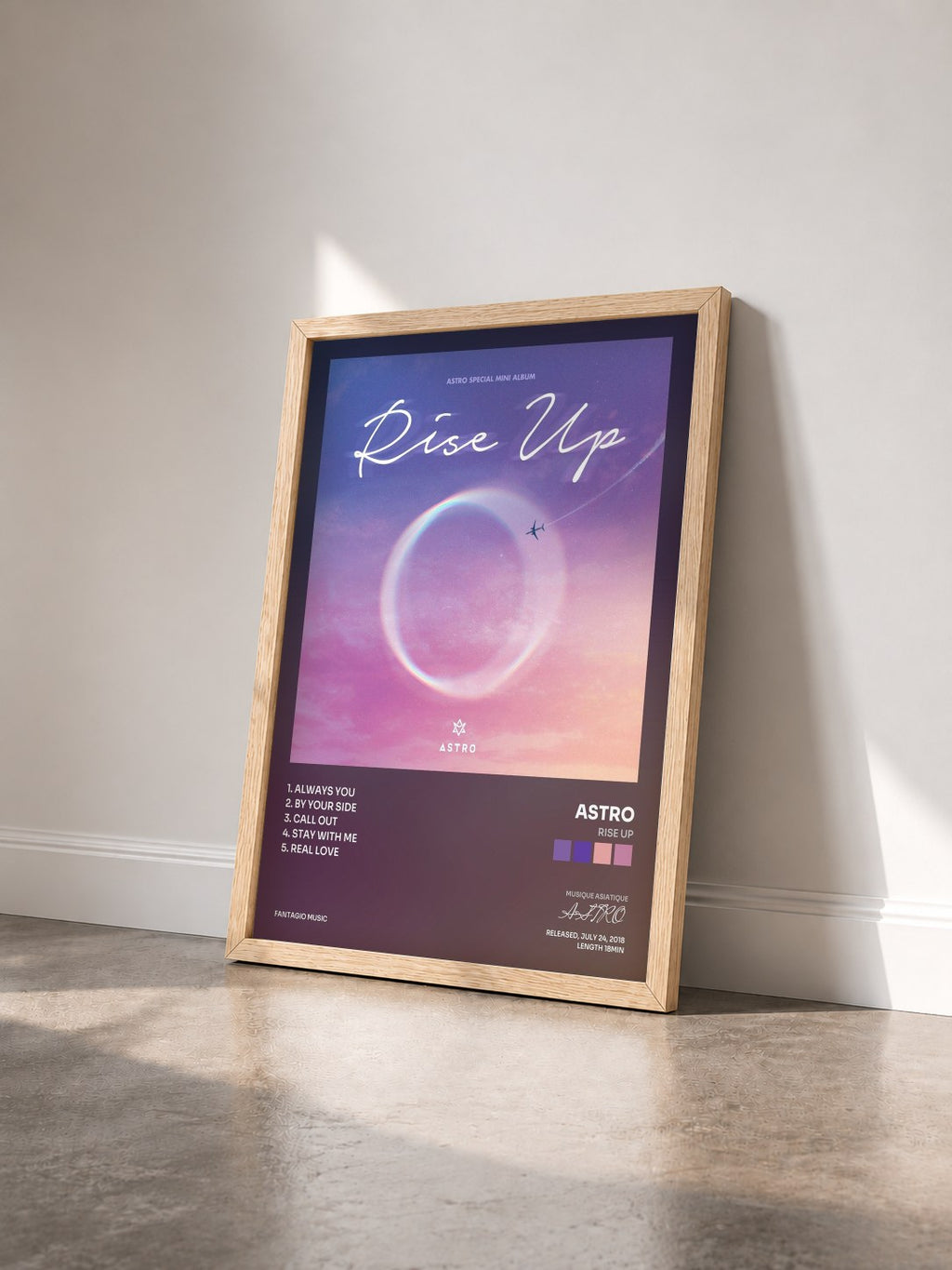 #bois Tableau de l'album Rise Up de ASTRO vu de trois quarts, cadre en bois brut