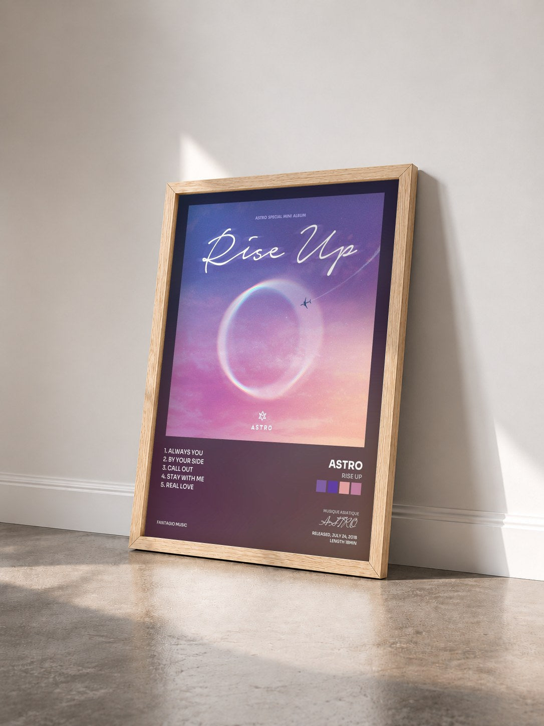 #bois Tableau de l'album Rise Up de ASTRO vu de trois quarts, cadre en bois brut