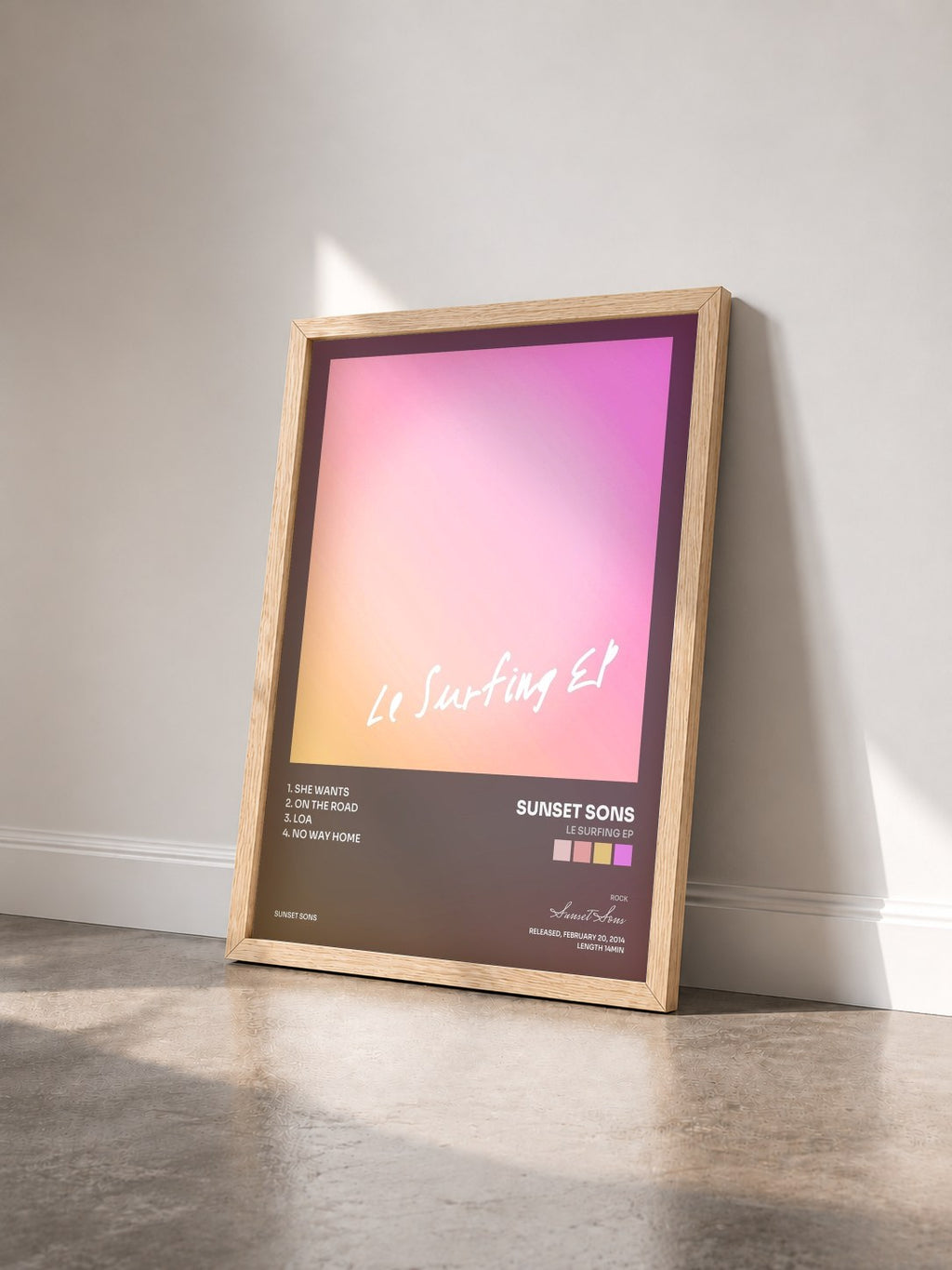 #bois Tableau de l'album Le Surfing EP de Sunset Sons vu de trois quarts, cadre en bois brut