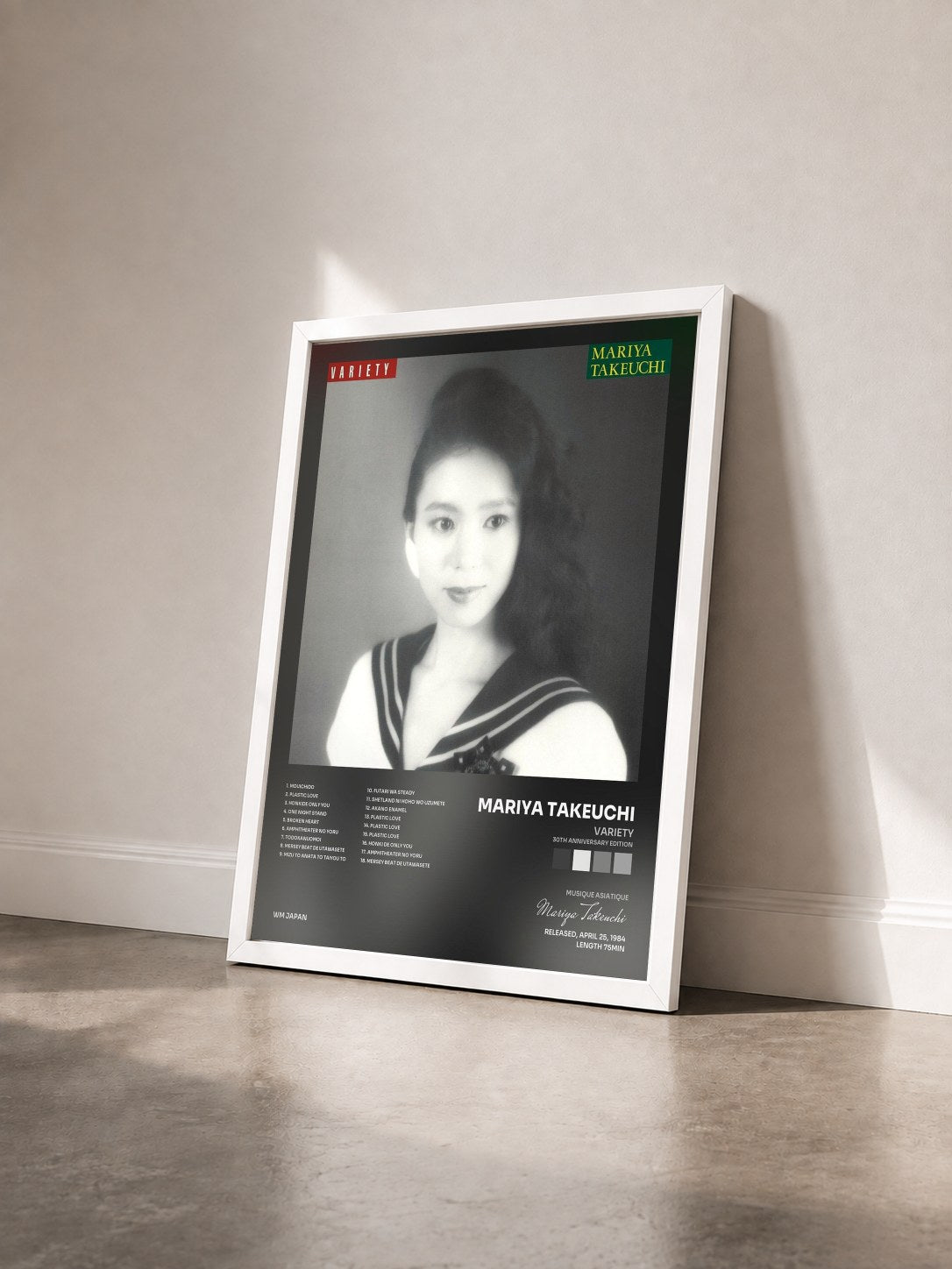 #blanc Tableau de l'album VARIETY (30th Anniversary Edition) de Mariya Takeuchi vu de trois quarts, cadre blanc