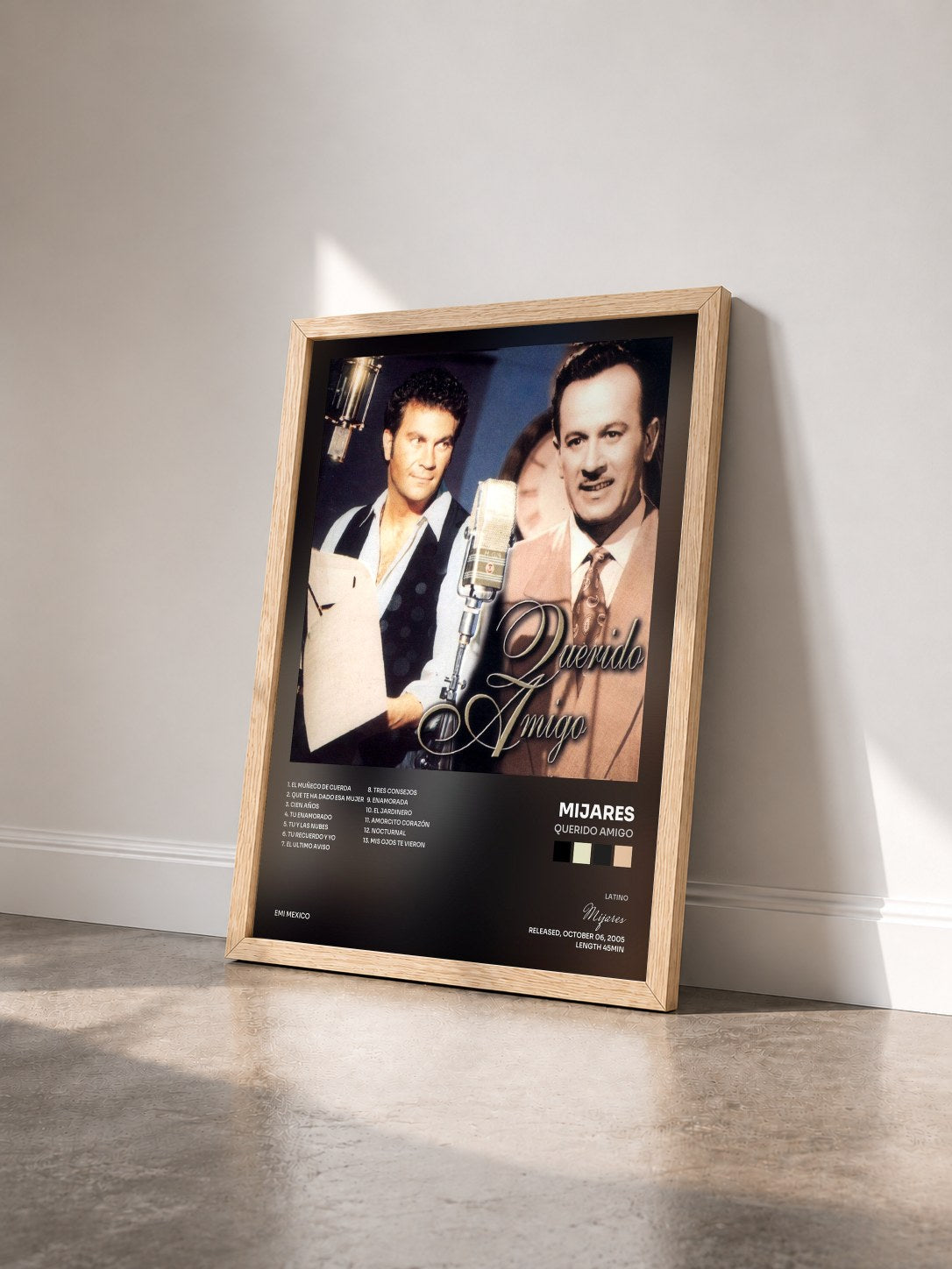 #bois Tableau de l'album Querido Amigo de Mijares vu de trois quarts, cadre en bois brut