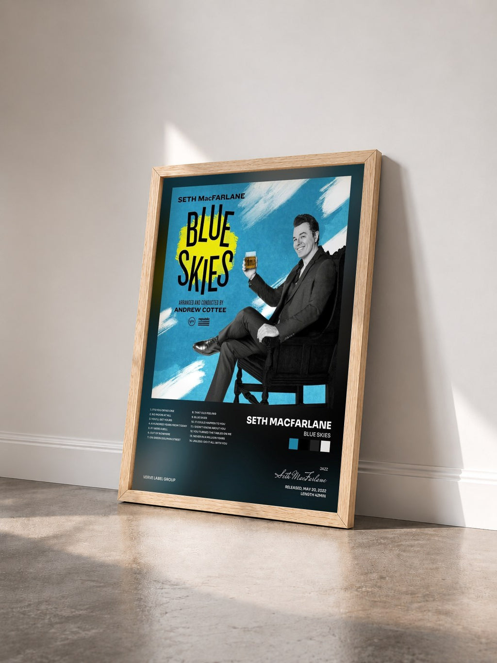#bois Tableau de l'album Blue Skies de Seth MacFarlane vu de trois quarts, cadre en bois brut