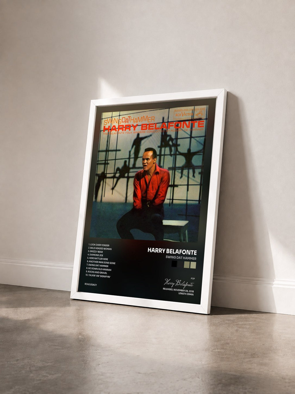 #blanc Tableau de l'album Swing Dat Hammer de Harry Belafonte vu de trois quarts, cadre blanc