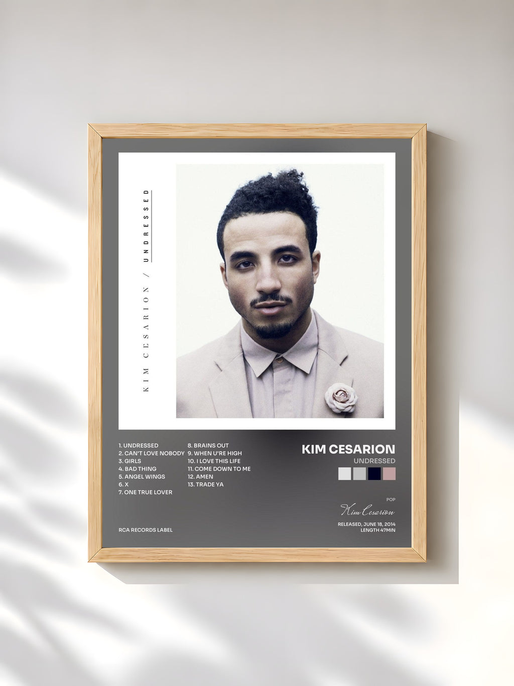 #bois Tableau de l'album Undressed de Kim Cesarion, cadre en bois brut, imprimé et encadré en France