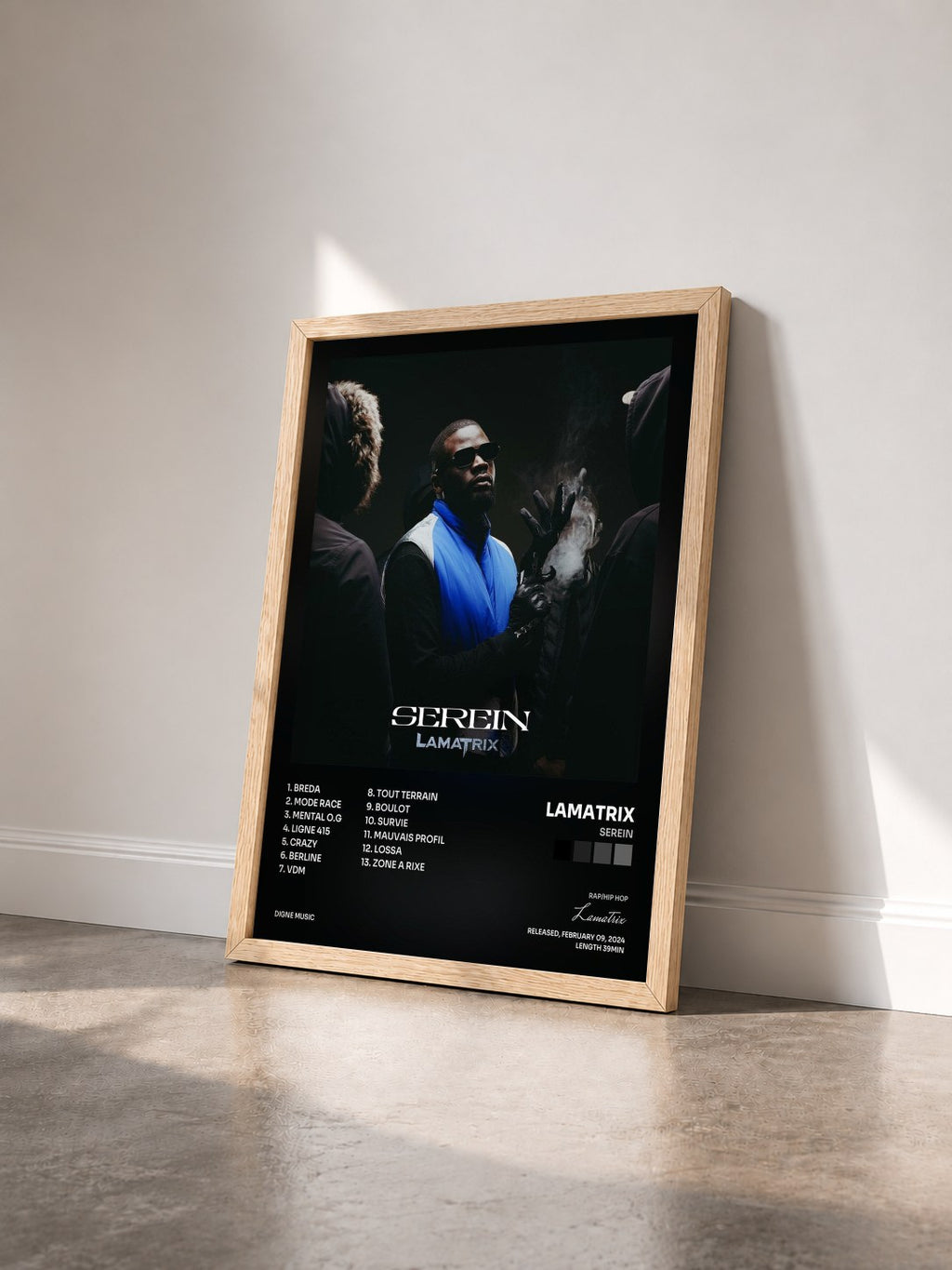 #bois Tableau de l'album SEREIN de Lamatrix vu de trois quarts, cadre en bois brut