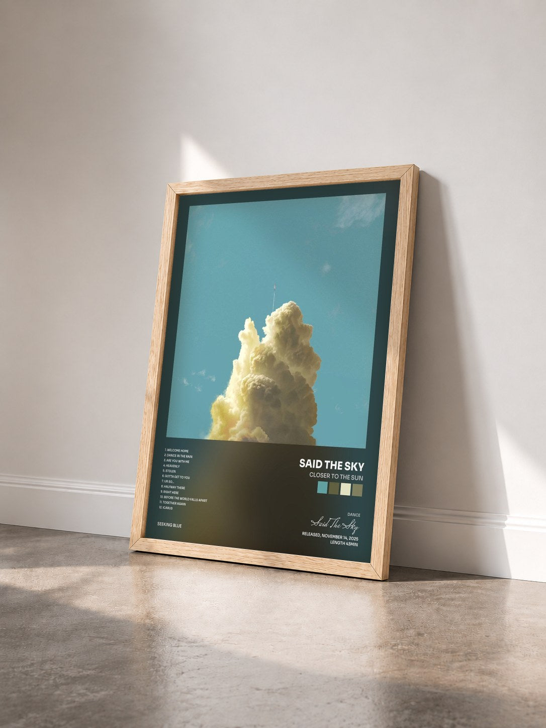#bois Tableau de l'album Closer To The Sun de Said The Sky vu de trois quarts, cadre en bois brut