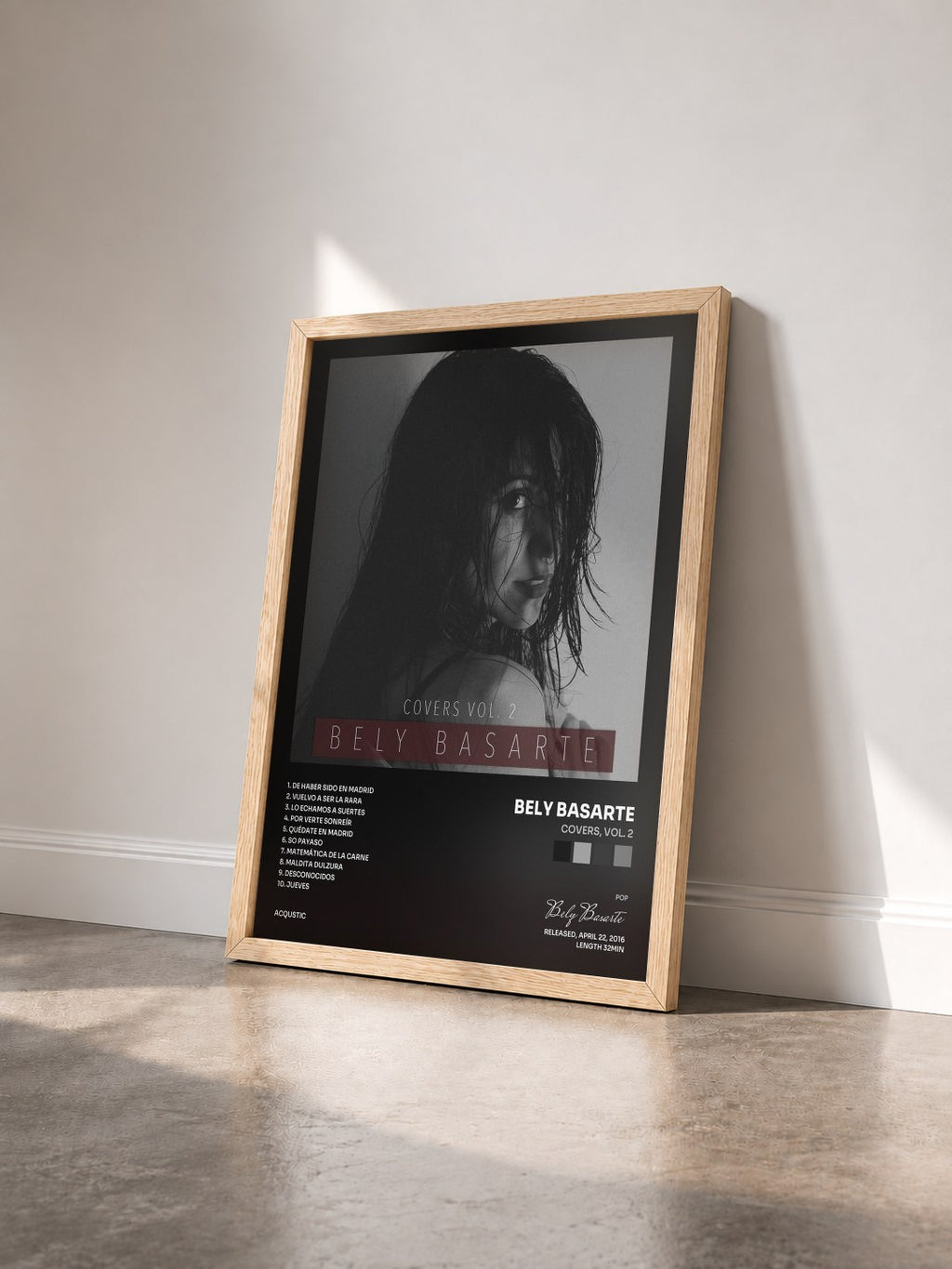 #bois Tableau de l'album Covers, Vol. 2 de Bely Basarte vu de trois quarts, cadre en bois brut