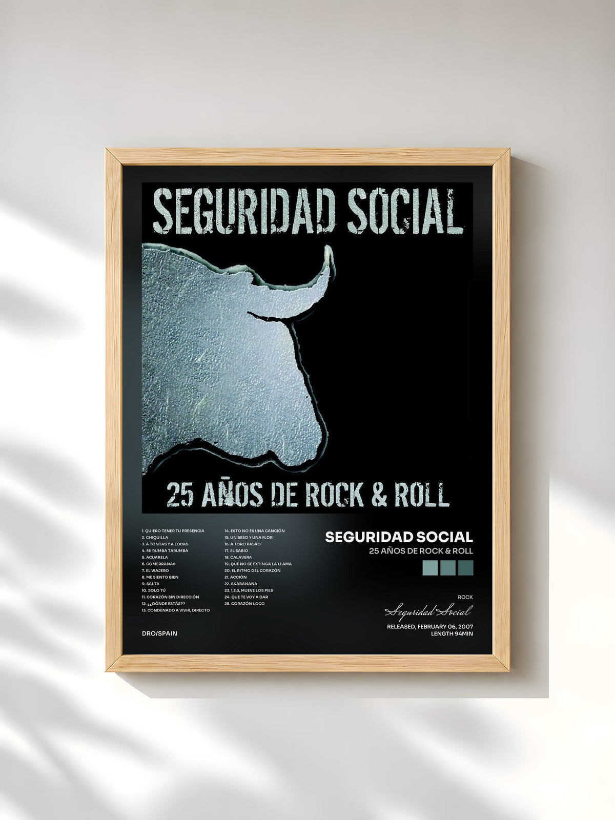 #bois Tableau de l'album 25 años de Rock & Roll de Seguridad Social, cadre en bois brut, imprimé et encadré en France