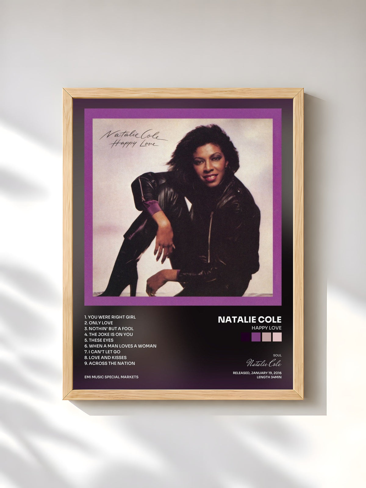#bois Tableau de l'album Happy Love de Natalie Cole, cadre en bois brut, imprimé et encadré en France