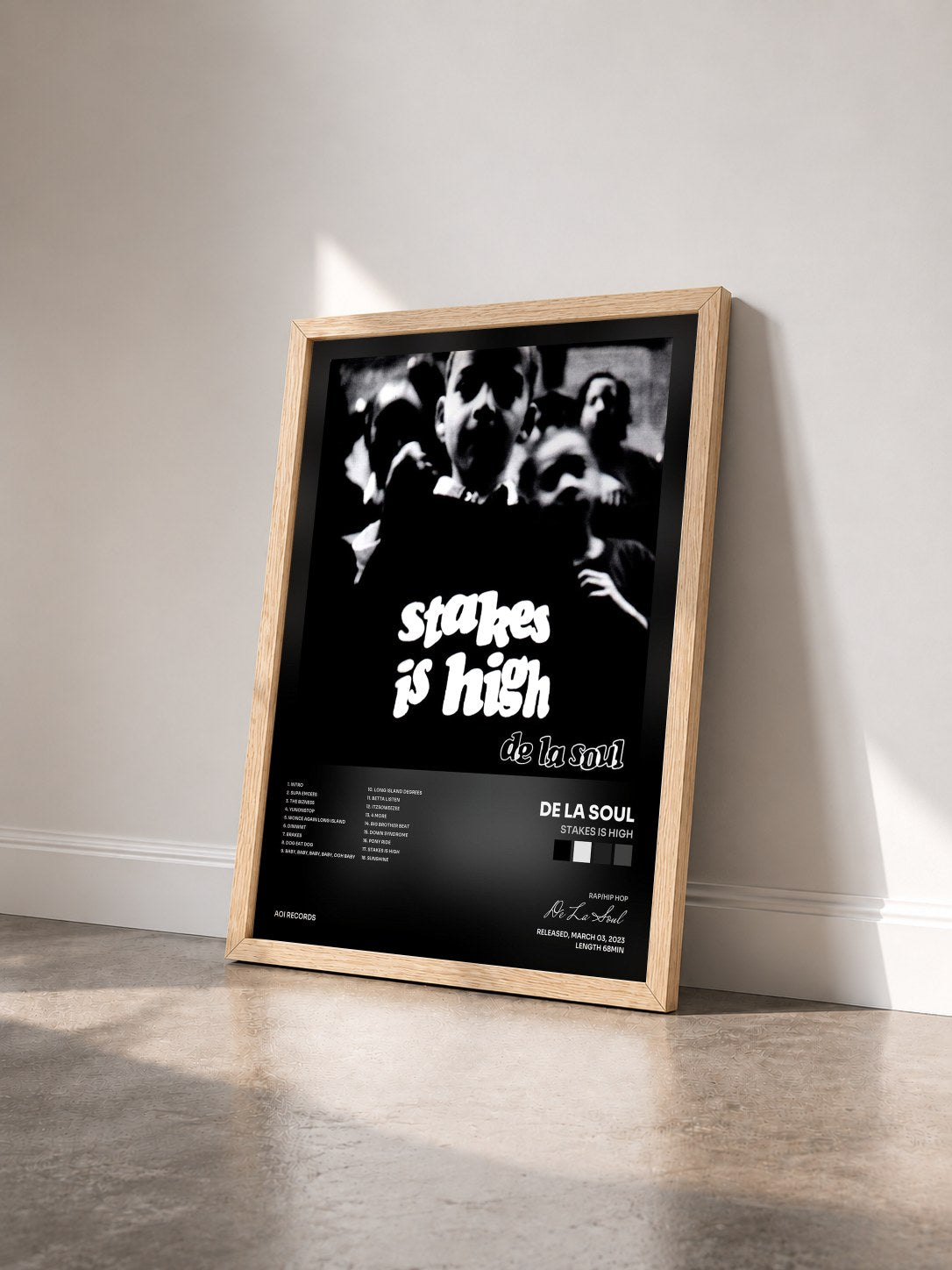 #bois Tableau de l'album Stakes Is High de De La Soul vu de trois quarts, cadre en bois brut