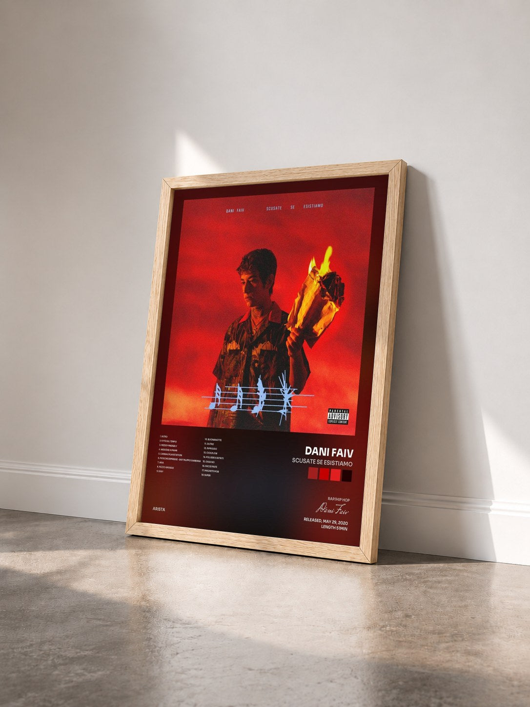 #bois Tableau de l'album Scusate se esistiamo de Dani Faiv vu de trois quarts, cadre en bois brut