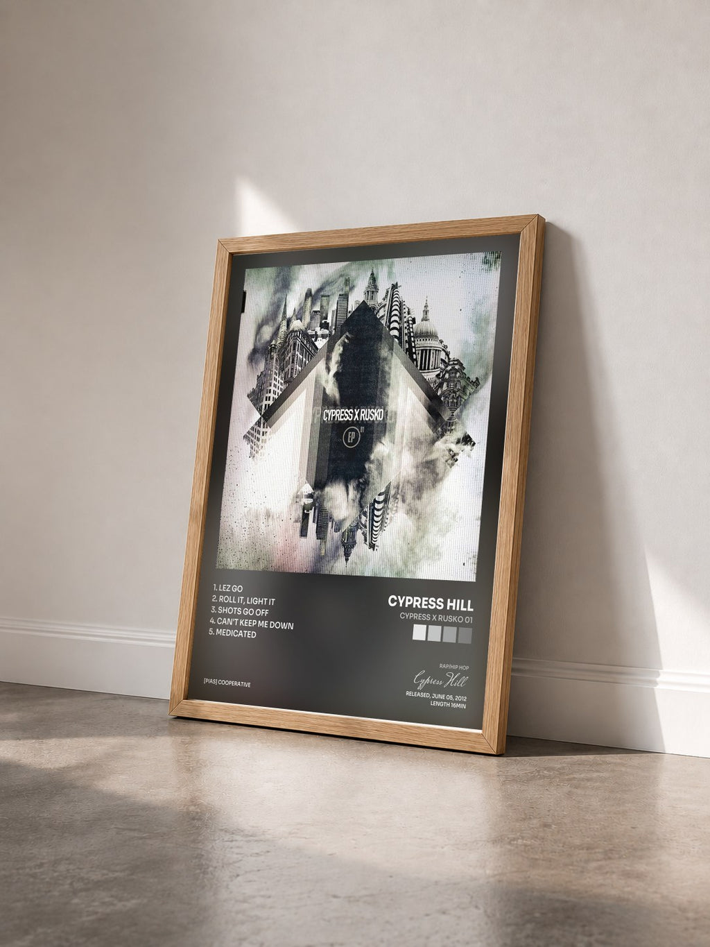 #bois Tableau de l'album Cypress X Rusko 01 de Cypress Hill vu de trois quarts, cadre en bois brut